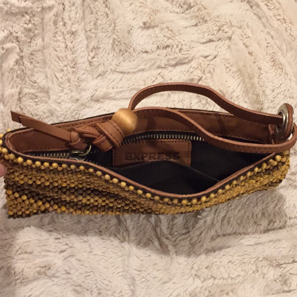 cute beaded clutch - Picture 3 of 7